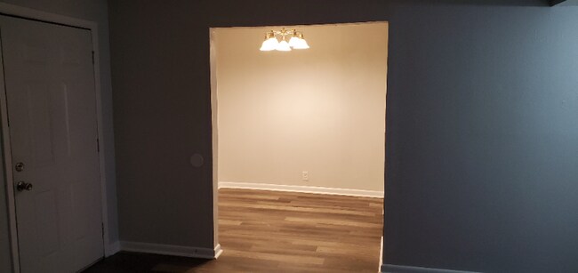 Building Photo - 270 Tampa Dr