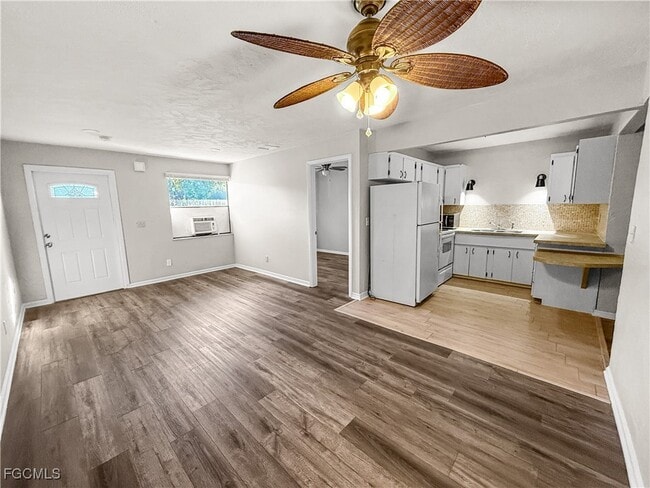 Building Photo - 3744 Estelle Ave