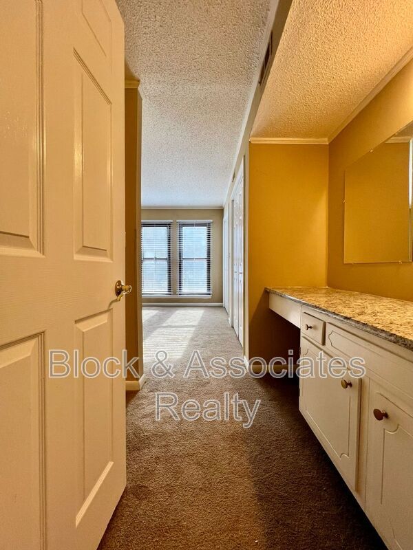 Building Photo - 131 Cedar Cove Ln