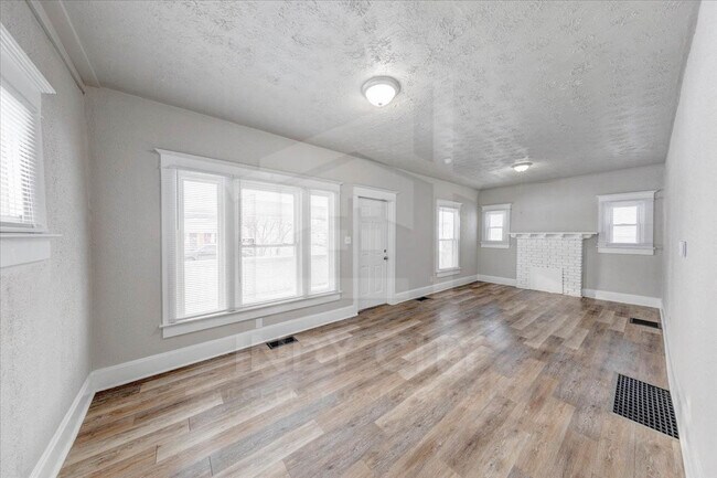 Building Photo - 3437 N Sherman Dr