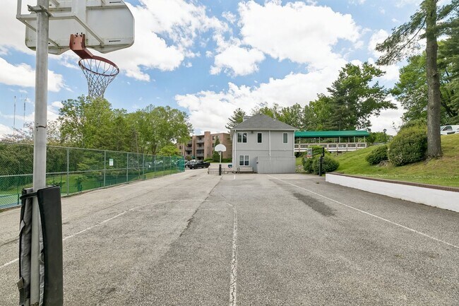 Building Photo - 2 bed/2 bath condo in Penn Valley