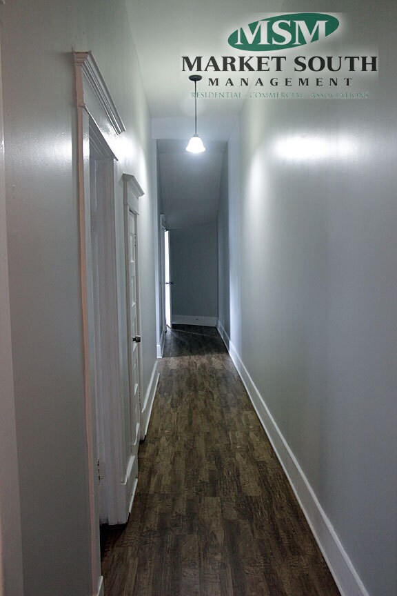 Building Photo - *APPLICATION PENDING!* NEWLY RENOVATED 3 B...