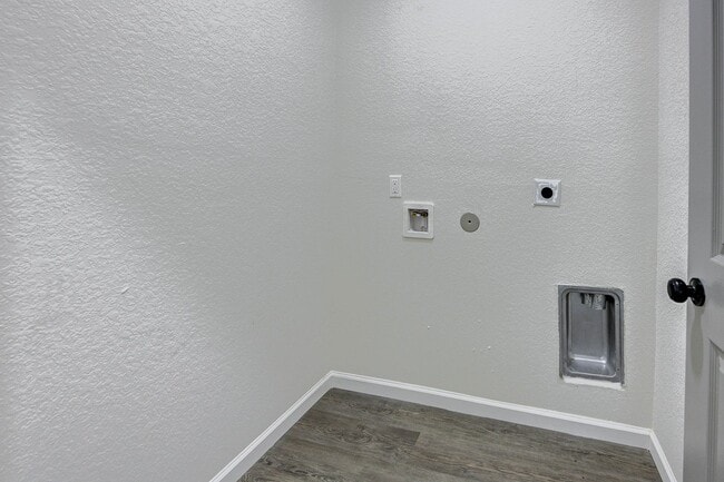 Building Photo - 1 Month FREE! Brand-New Duplex in Houston