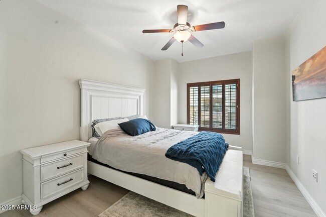 Building Photo - 5350 E Deer Valley Dr