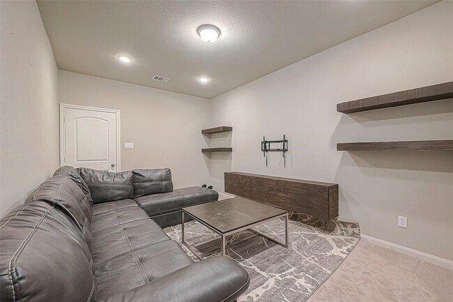 Building Photo - 21029 Crinet Square
