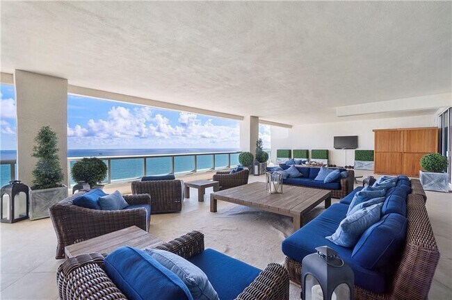 Building Photo - 101 S Fort Lauderdale Beach Blvd