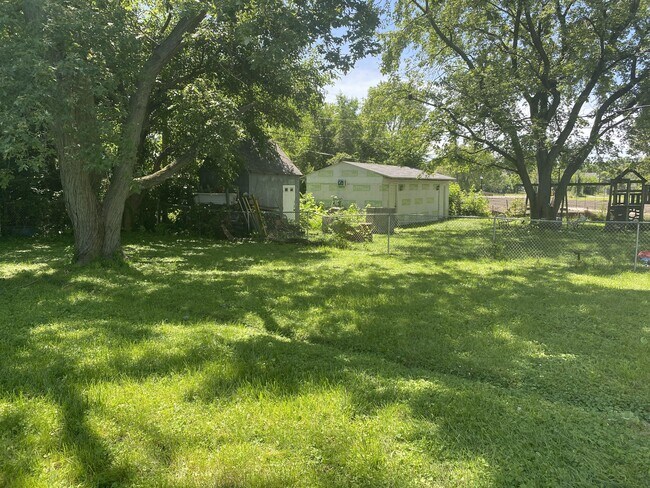 Building Photo - 1412 N Champaign St