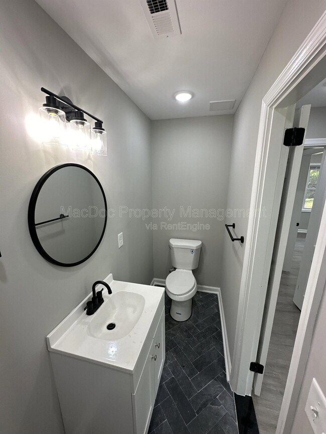 Building Photo - 12317 Metlock Rd