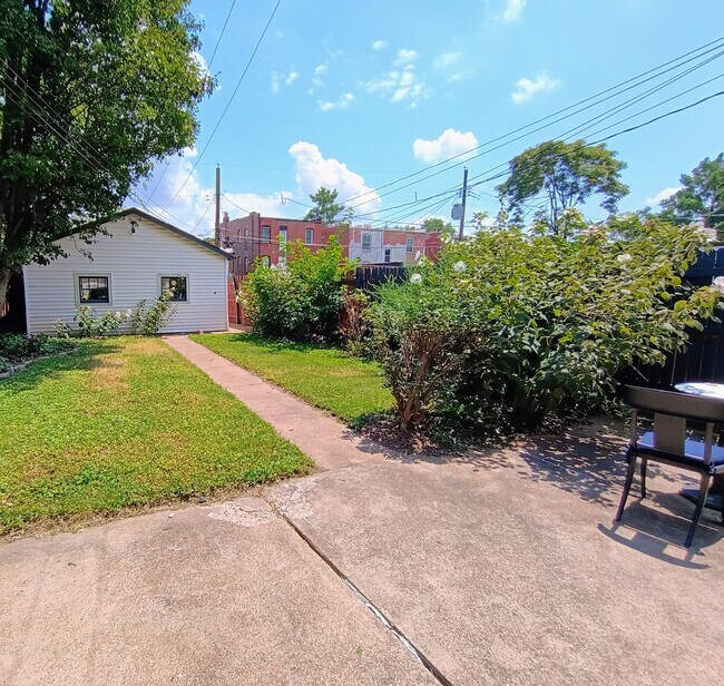 Building Photo - 3524 S Compton Ave