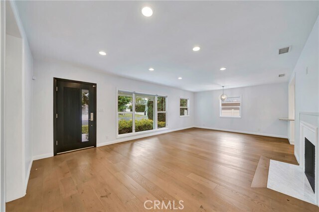 Building Photo - 4833 Longridge Ave