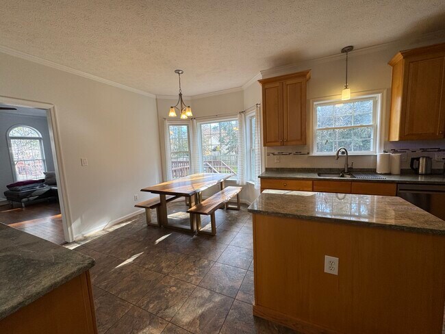 Building Photo - 307 Ludlow Dr