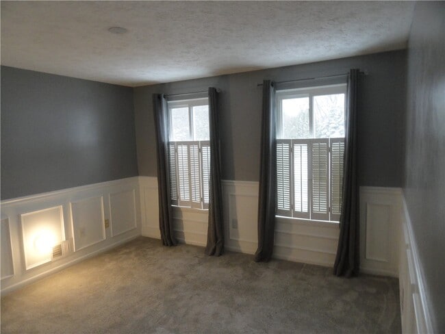 Building Photo - 206 Greenway Blvd