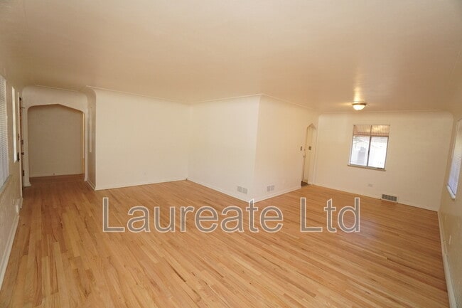 Building Photo - 5998 S Hill St