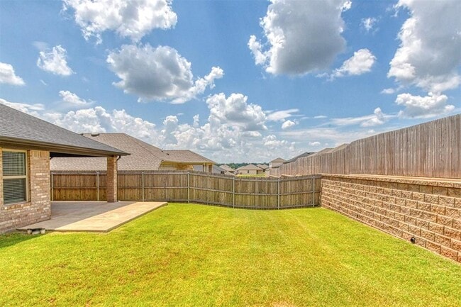 Building Photo - 2804 S Bowling Dr