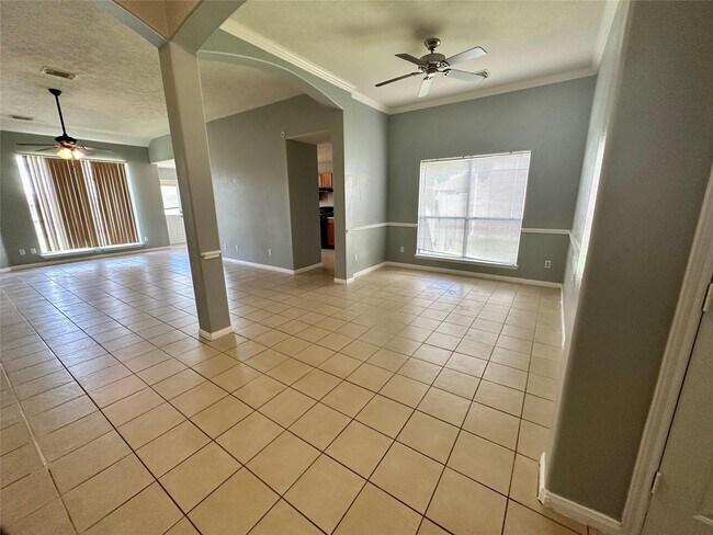 Building Photo - 4542 Reams Ln