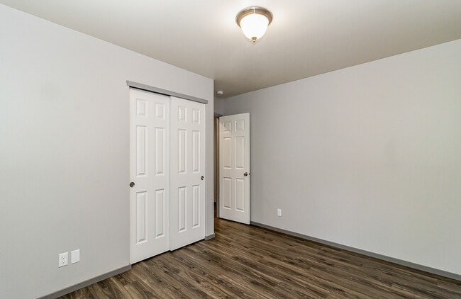 Building Photo - 2132 87th Ave SE