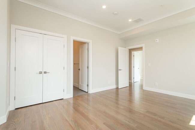 Building Photo - recently constructed 4 bed 2bath unit in Jamaica Plain is available on 9/1