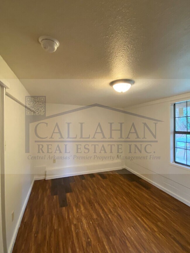 Building Photo - 700 W 33rd St