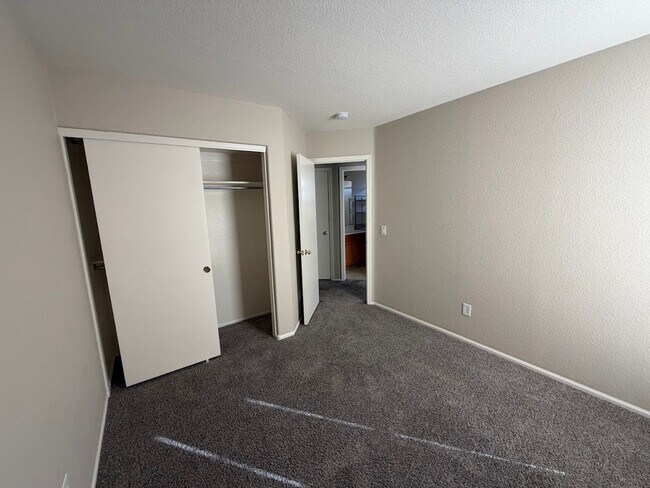 Building Photo - Beautiful 4 Bedroom Home for Rent in Goodyear!