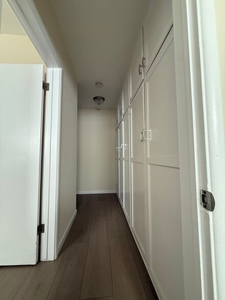 Building Photo - 145 Normandie Ave