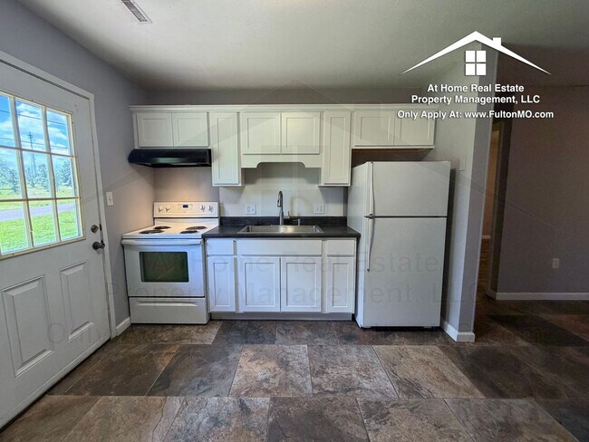 Building Photo - 107 Spruce Dr