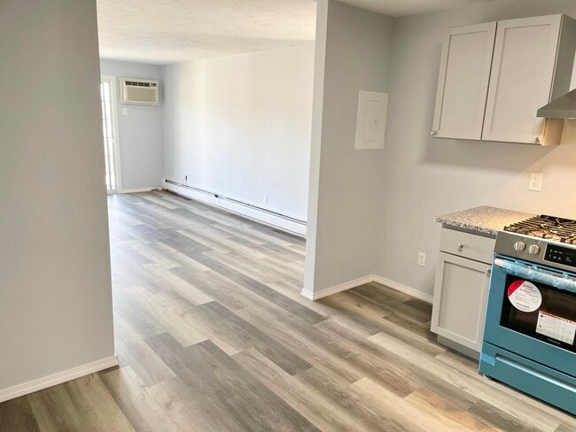 Building Photo - 1311 Hanover St