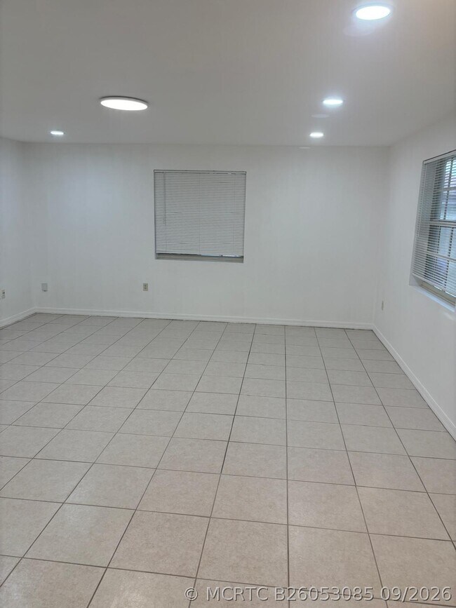 Building Photo - 1208 N 57th Ave