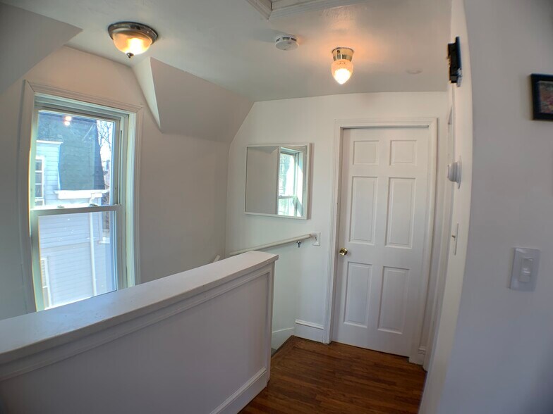 Building Photo - 28 Windom St