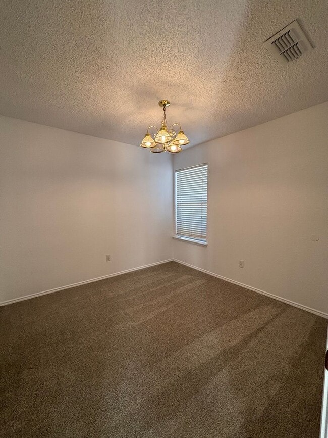 Building Photo - 7562 Kings Tr