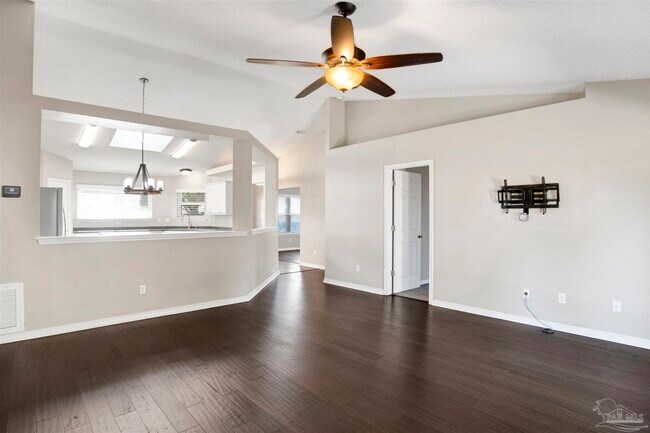 Building Photo - 512 Batten Blvd