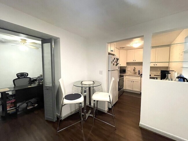 Building Photo - 1325 Worcester Rd