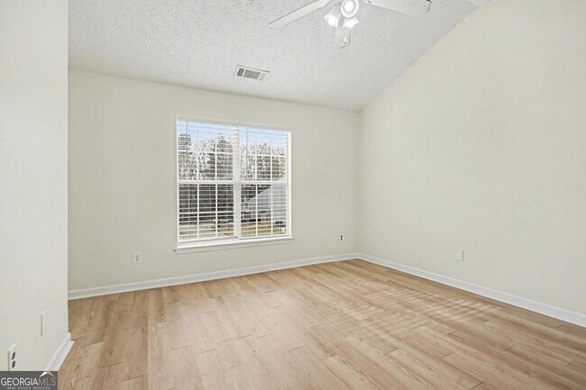 Building Photo - 2545 Walden Lake Dr