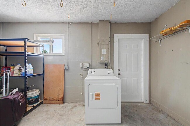 Building Photo - 4212 Gray Squirrel Ln