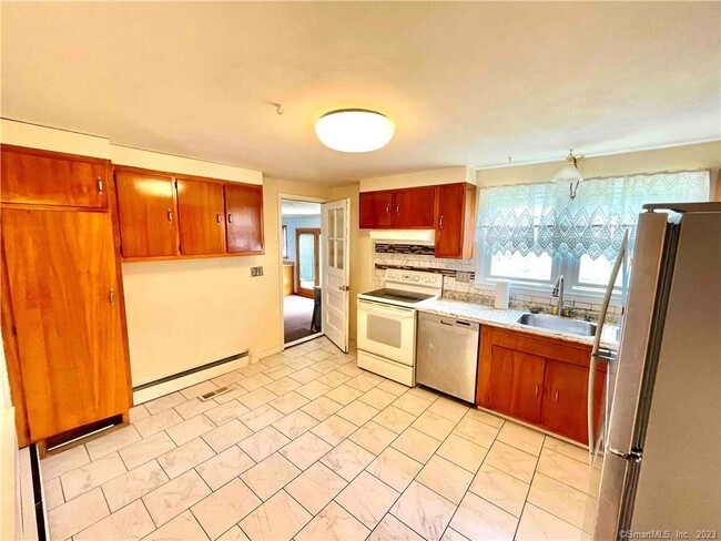 Building Photo - 81 Rosewood Dr