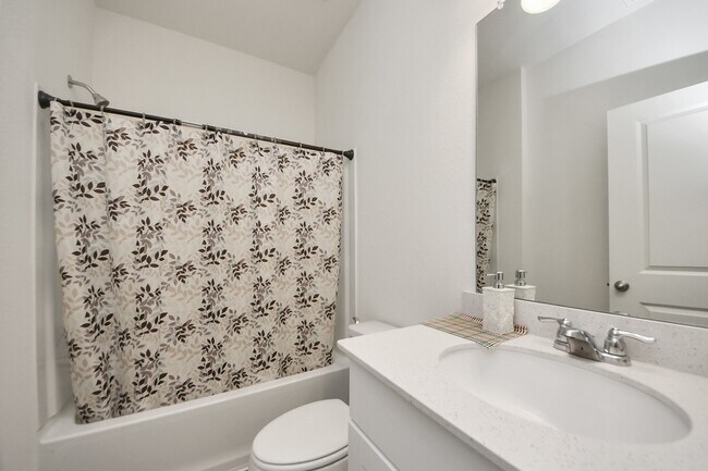 Building Photo - 4830 Highland Spgs Dr