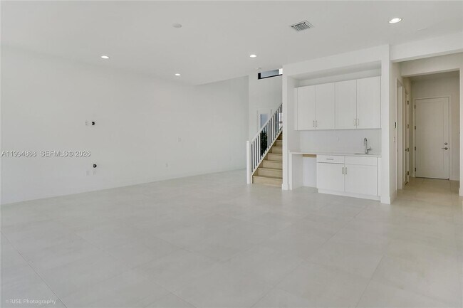 Building Photo - 8095 Crystal Downs Ave