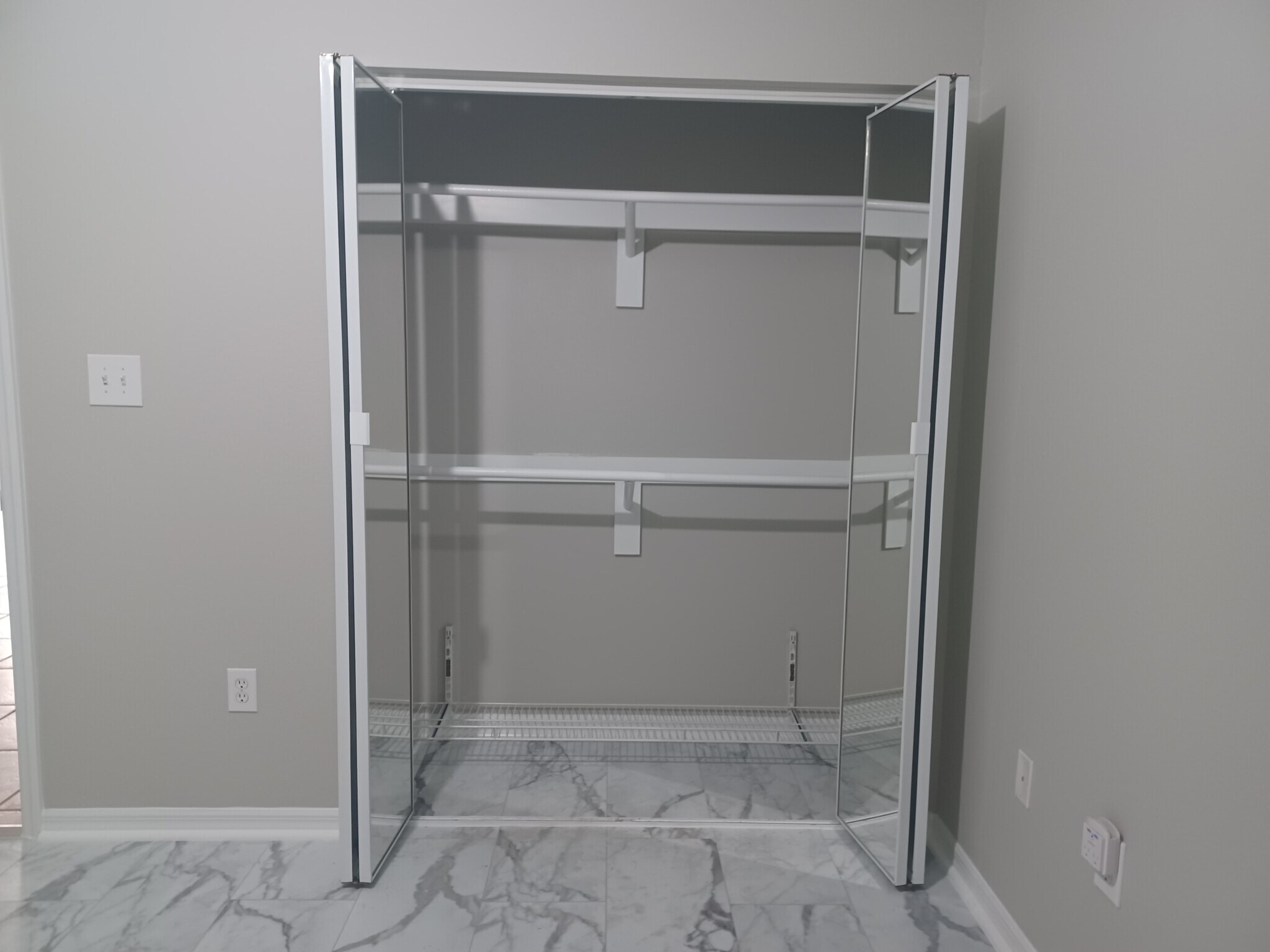 Building Photo - 2250 Candlewood Ln E