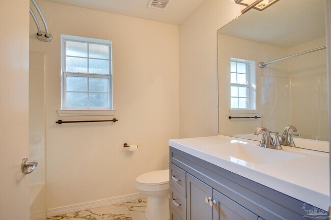 Building Photo - 174 Emmons Ln