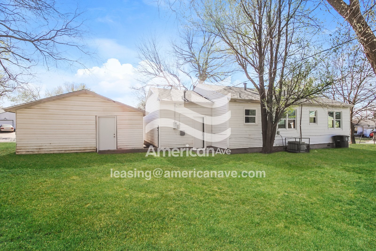 Building Photo - 725 E 42nd St N