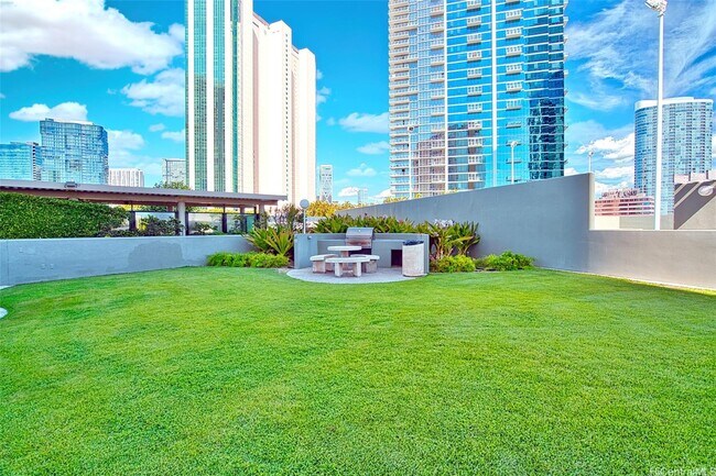 Building Photo - 88 Piikoi St