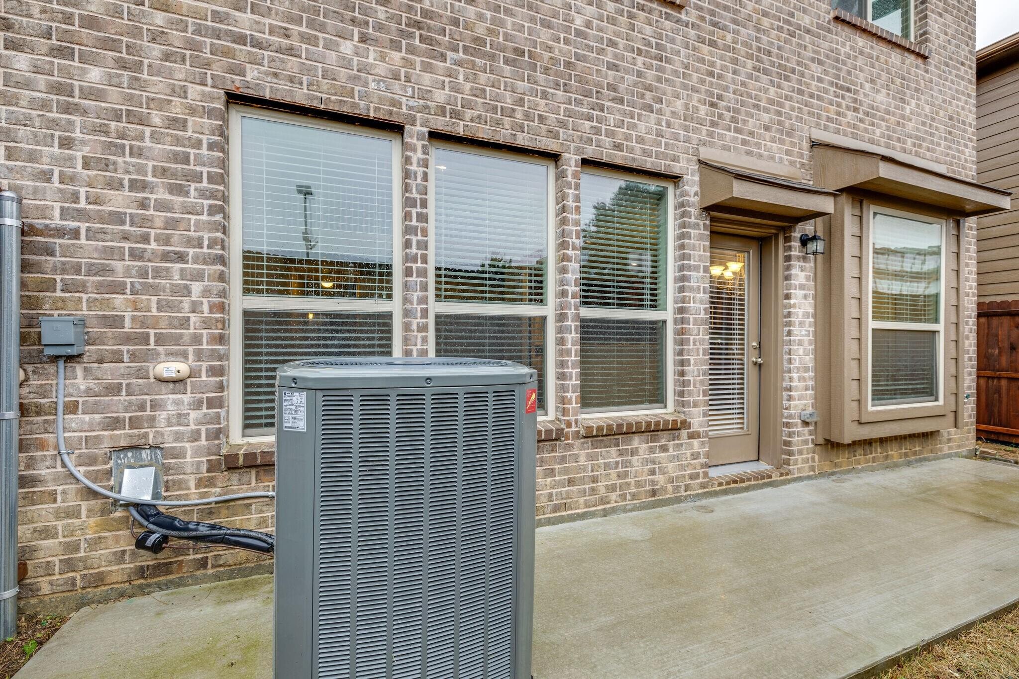 Building Photo - 4411 Samarth St