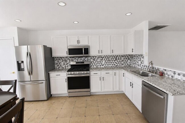 Building Photo - 13525 Briarcreek Loop