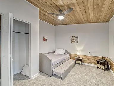Building Photo - Riverside Heights Pool Home | Across from the Hillsborough River