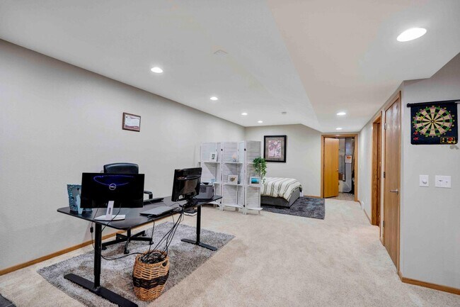 Building Photo - 3670 Sabertooth Trail