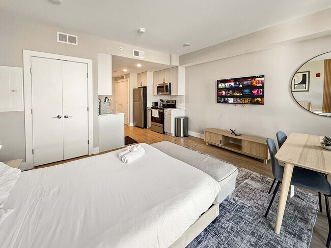 Building Photo - 626 N Delaware Ave