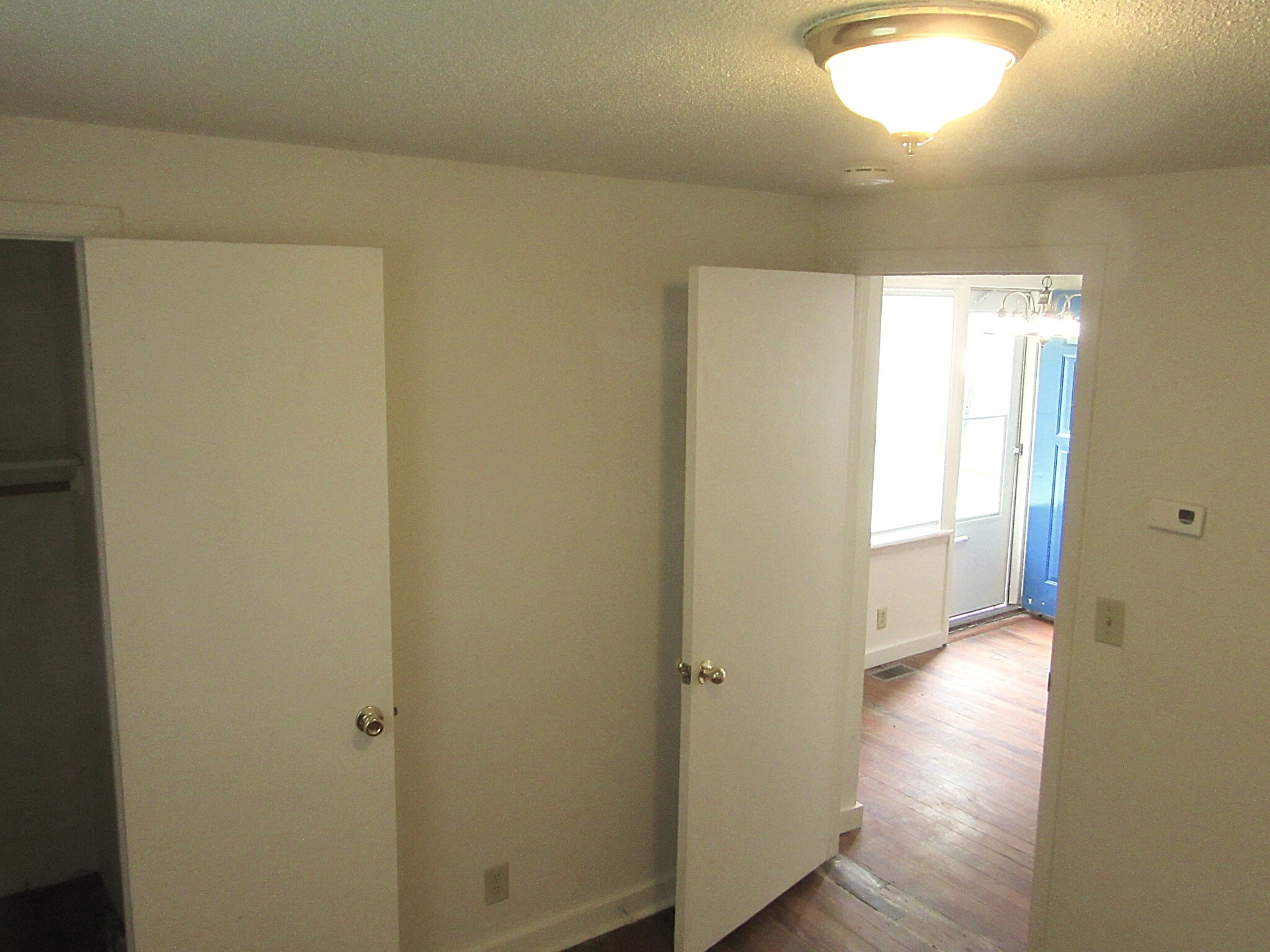 Building Photo - 306 W Maple St