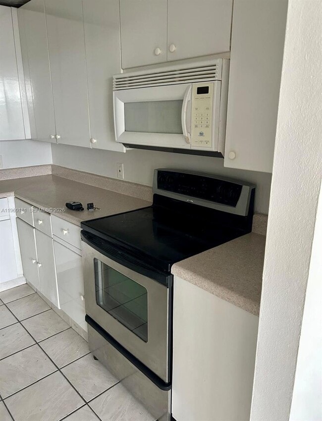 Building Photo - 2025 NE 164th St