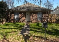Building Photo - Quiet & Bright Home in Irving
