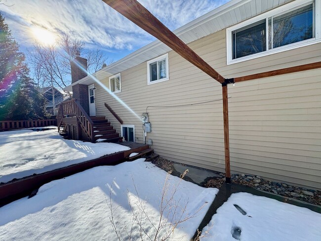 Building Photo - Large 3 bedroom house in the Heights! (Items will be removed)