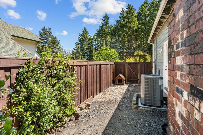 Building Photo - 7275 SW 195th Ave